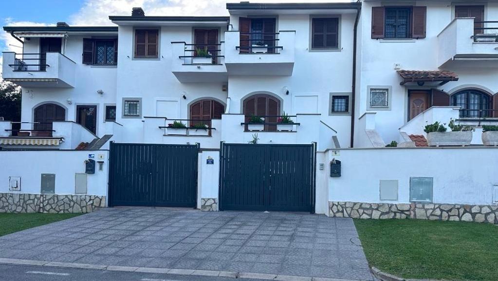 Filippo'S House Apartment Палидоро Екстериор снимка
